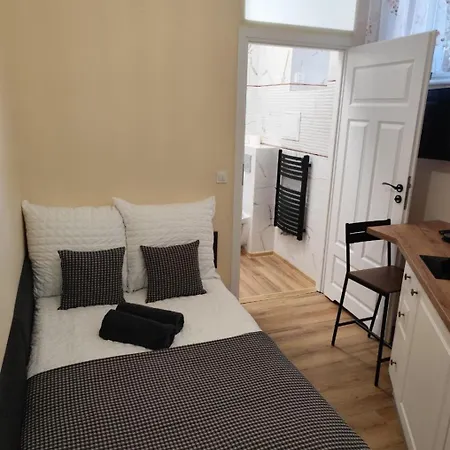 Apartament Capsule 12- Old Town , Steps To The Station , Maximum Convenience