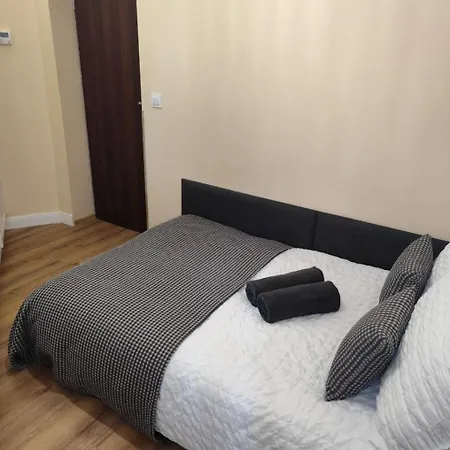 Capsule 12- Old Town , Steps To The Station , Maximum Convenience Apartament *